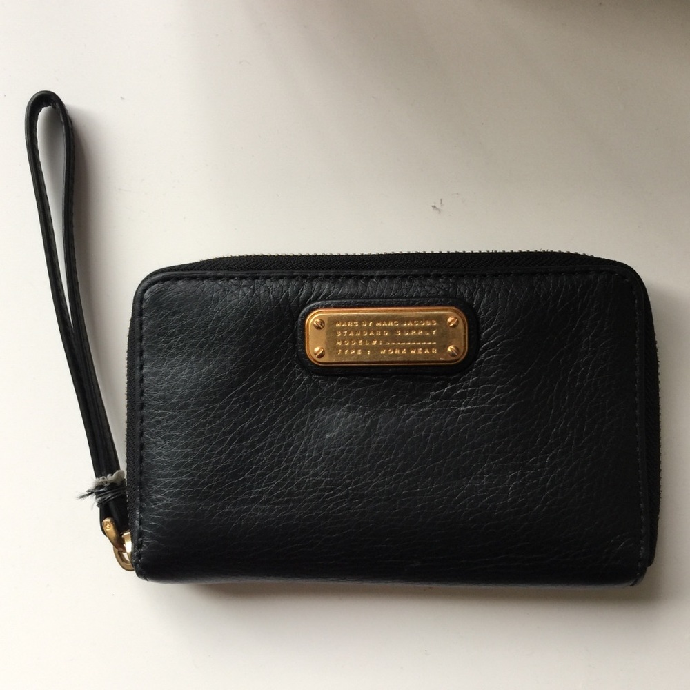 ✨ Marc Jacobs Wallet/Wristlet ✨